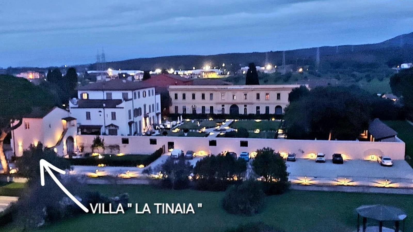 La Villa Apartments Tinaia - Excellent For Sardegna & Corsica - 6-8 Beds - Private Parking Included With Camera Livorno Dış mekan fotoğraf