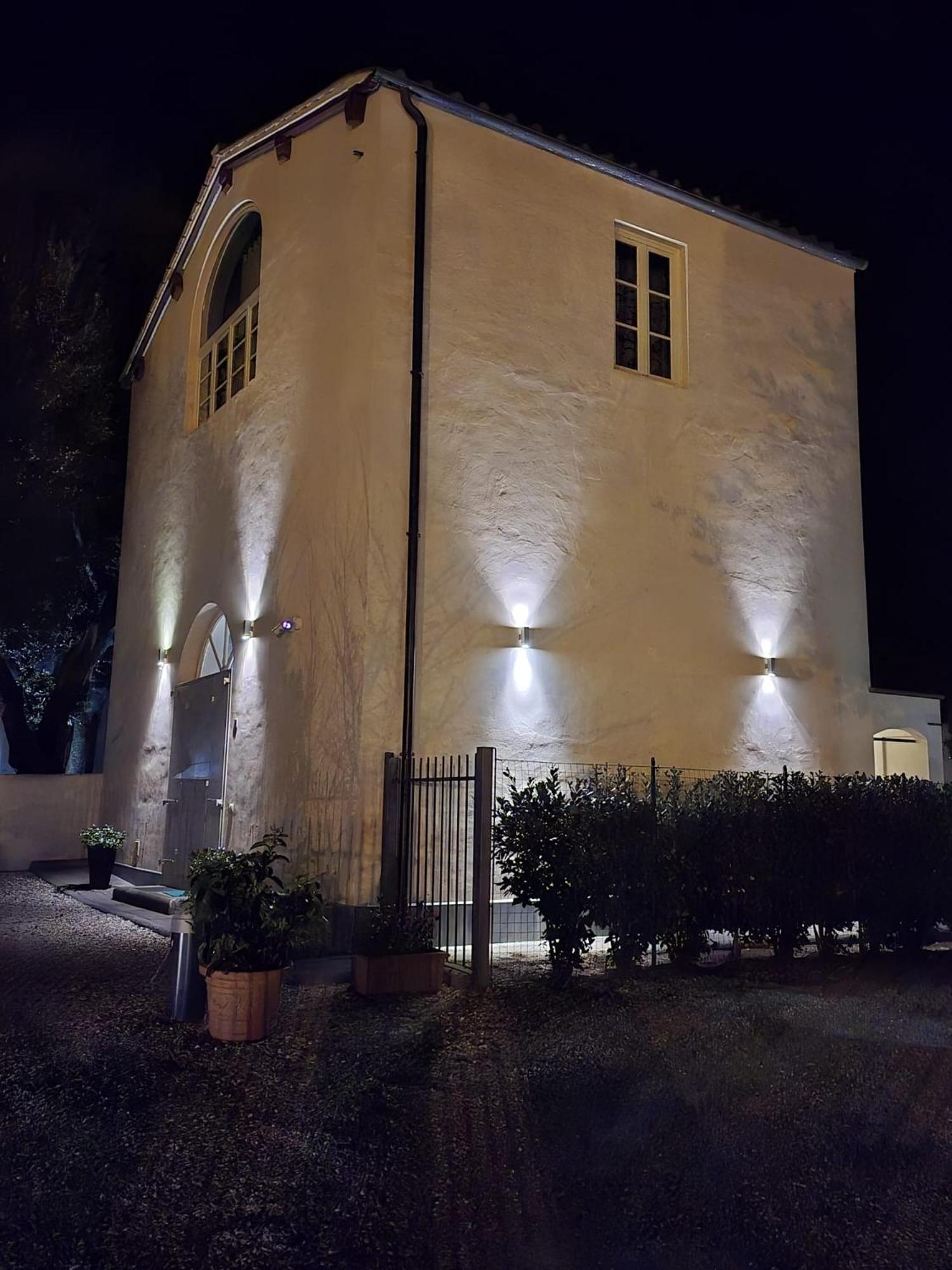 La Villa Apartments Tinaia - Excellent For Sardegna & Corsica - 6-8 Beds - Private Parking Included With Camera Livorno Dış mekan fotoğraf