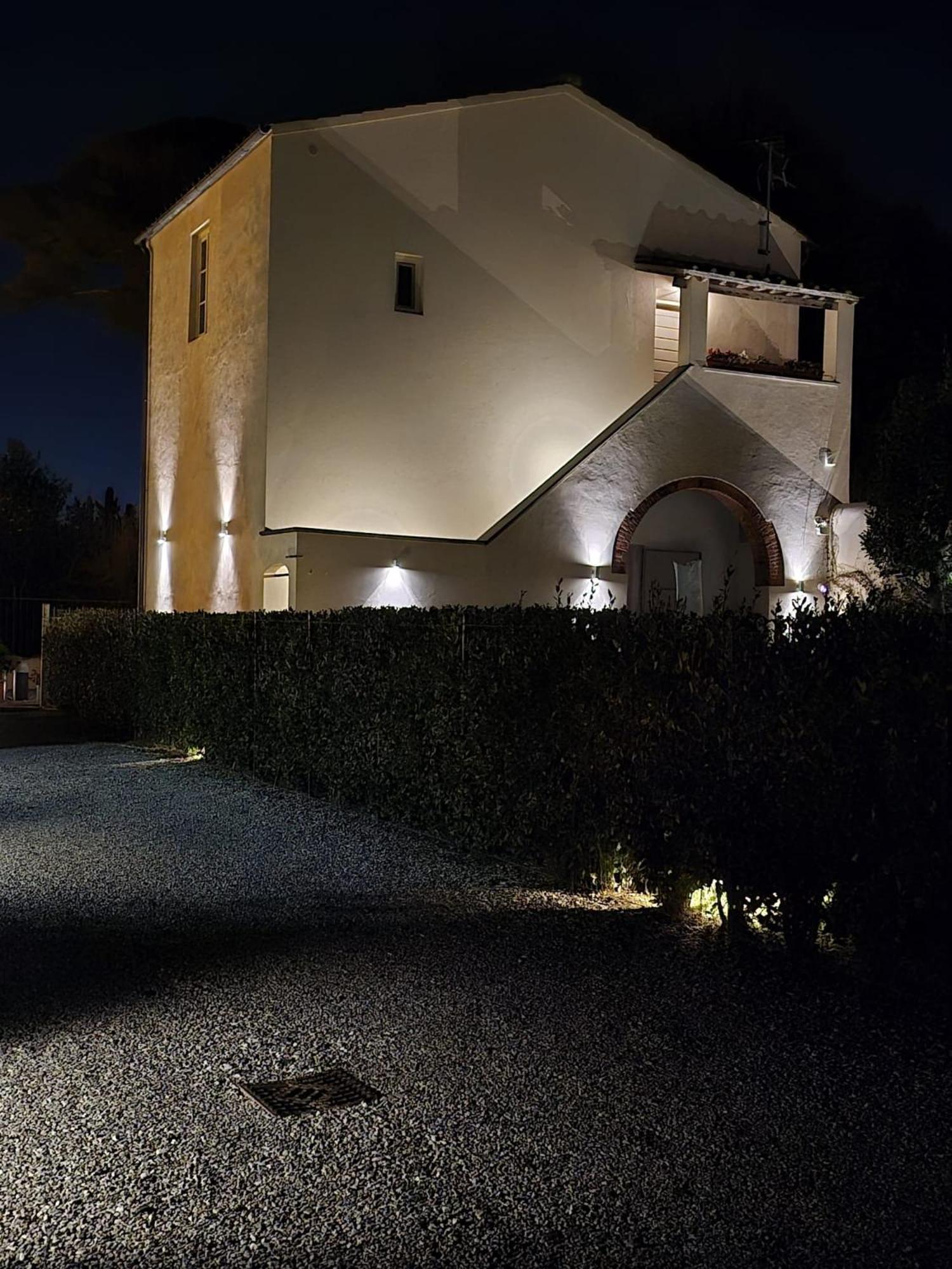 La Villa Apartments Tinaia - Excellent For Sardegna & Corsica - 6-8 Beds - Private Parking Included With Camera Livorno Dış mekan fotoğraf